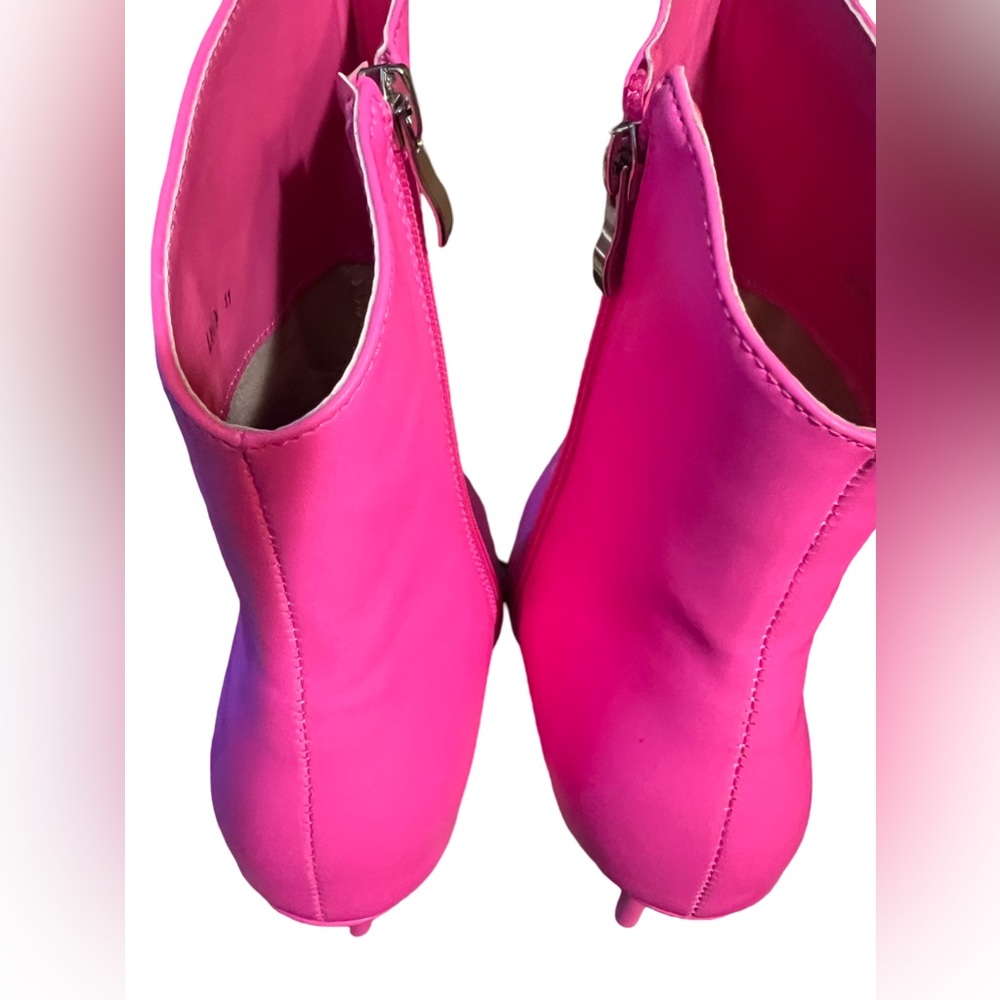 Azalea Wang NWT Stunning Barbie Influence Pink Faux Leather Stiletto Heal Boots - Picture 3 of 13
